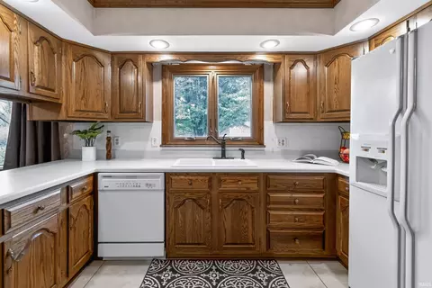 Kitchen - 51200 Pheasant Run Dr, Granger, IN 46530 photo 4 of 4