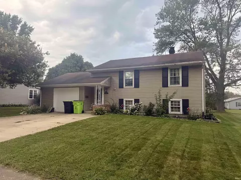 705 Lynnwood Dr, Logansport, IN 46947