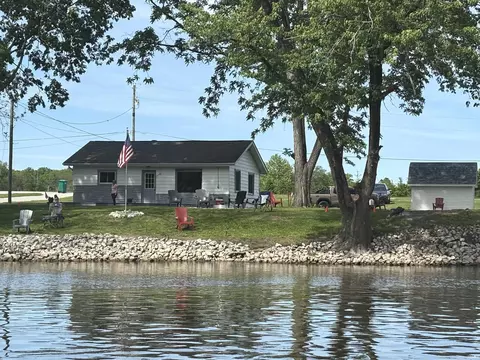 12597 W Tippecanoe Ranch Rd, Delphi, IN 46923
