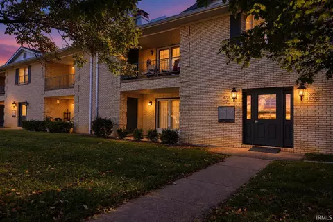 6728 Newburgh Rd #7, Evansville, IN 47715