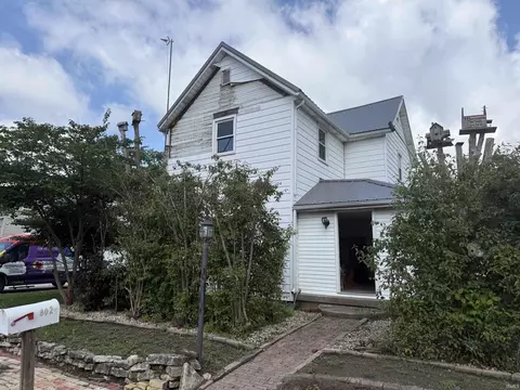 802 W Commercial St, Hartford City, IN 47348
