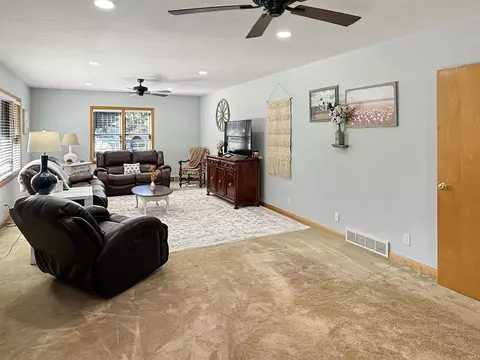 Living - 110 E 32nd St, Jasper, IN 47546 photo 1 of 3