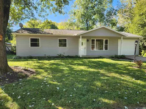 2121 W Thomas Dr, Muncie, IN 47302