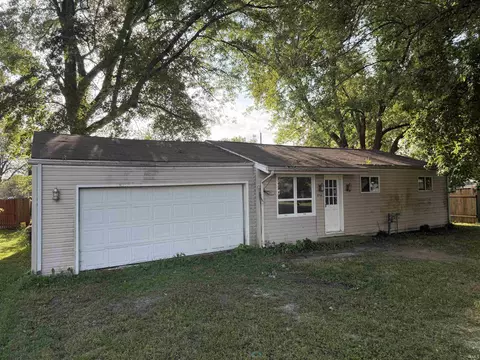 1708 S Irvington Dr, Yorktown, IN 47396