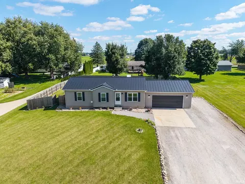 6925 S 505 W, Topeka, IN 46571
