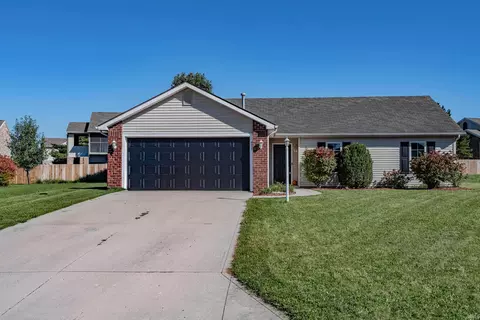 8627 Tara Ct, Fort Wayne, IN 46825