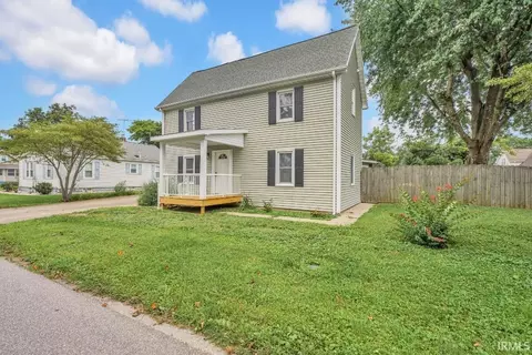 102 S West St, Haubstadt, IN 47639