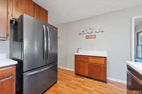 Kitchen - 2260 E Cape Cod Dr, Bloomington, IN 47401 photo 3 of 4