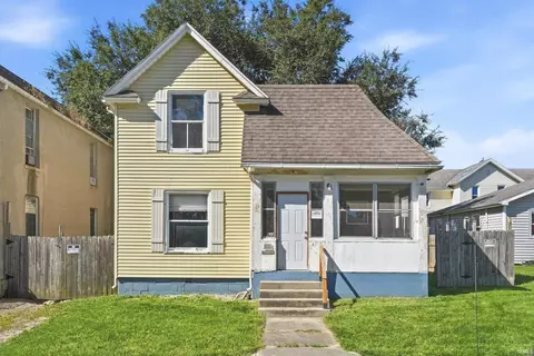 208 S Franklin St, Garrett, IN 46738