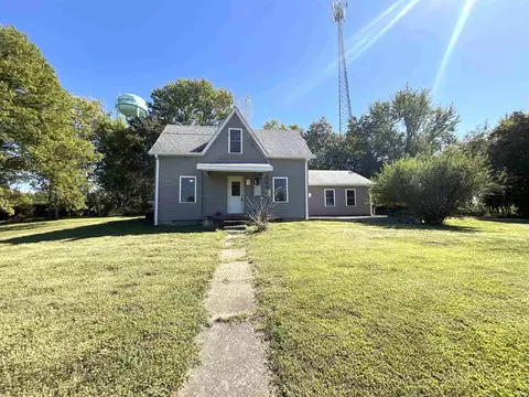 317 Center St, Worthington, IN 47471