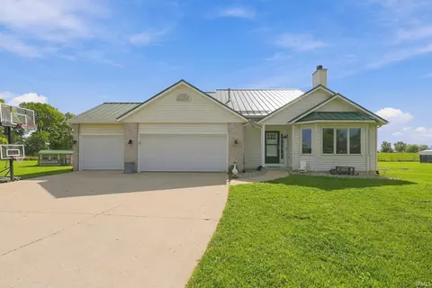 9009 Hamilton Rd, Yoder, IN 46798