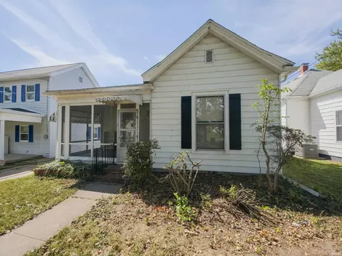 1126 N Mulberry St, Mount Carmel, IL 62863