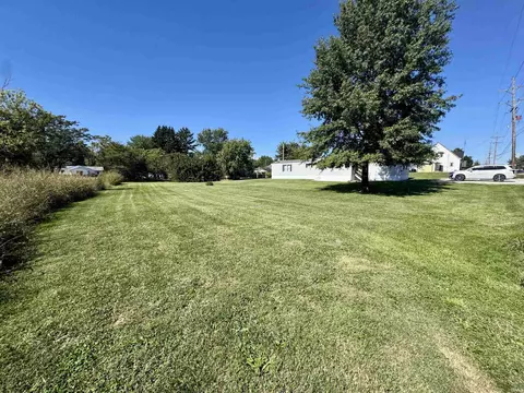 80 SE 11th St, Linton, IN 47441