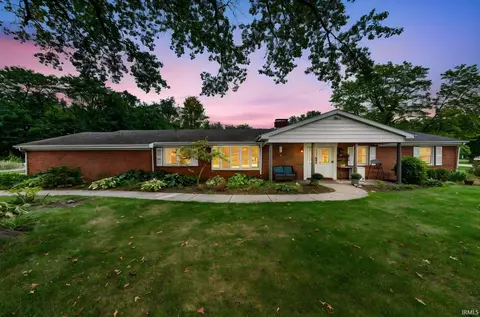 15685 Winding Brook Dr, Mishawaka, IN 46545