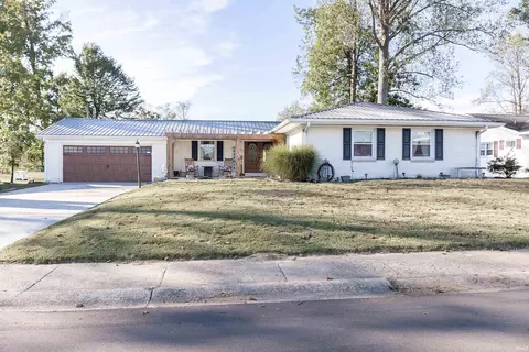 513 Forest View Dr, Bedford, IN 47421
