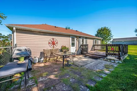 Exterior - 3909 E Centennial Ave, Muncie, IN 47303 photo 5 of 17
