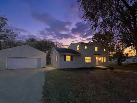 126 Maple St, Corunna, IN 46730