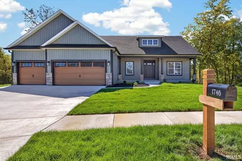 1746 Petit Dr, West Lafayette, IN 47906