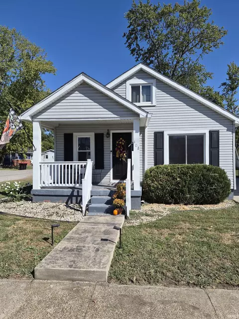 402 S 5th St, Boonville, IN 47601