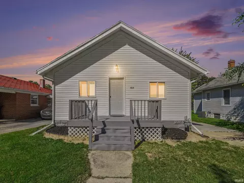 817 E Victoria St, South Bend, IN 46614