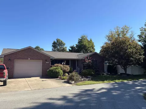 201 Cleveland St, Monroe City, IN 47557