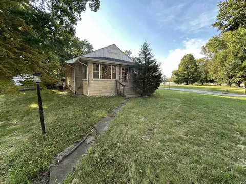 10555 E Black Rd, Monroe City, IN 47557