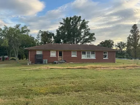 6922 Oak Grove Rd, Newburgh, IN 47630
