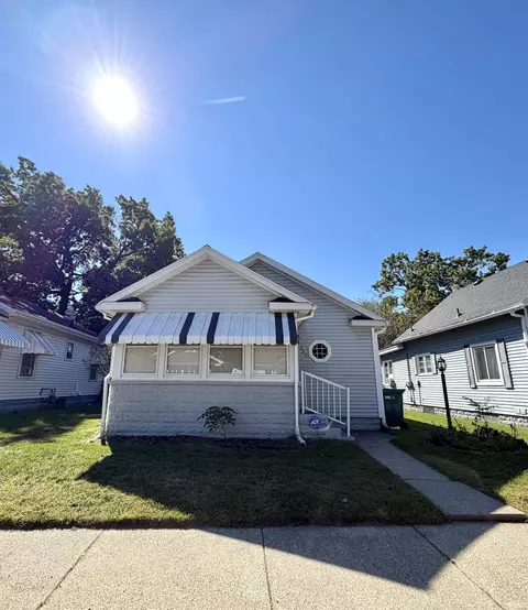 225 Stanley St, Mishawaka, IN 46545