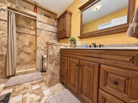 Bath - 1118 Kings Ridge Rd, Mitchell, IN 47446 photo 1 of 2