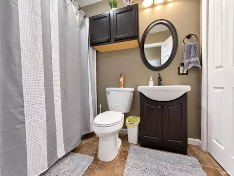 Bath - 1118 Kings Ridge Rd, Mitchell, IN 47446 photo 2 of 2