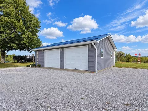 Exterior - 1118 Kings Ridge Rd, Mitchell, IN 47446 photo 6 of 23