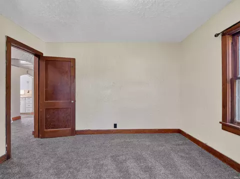 Bedroom - 4580 W E Dr, Albion, IN 46701 photo 3 of 5