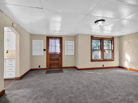 Living - 4580 W E Dr, Albion, IN 46701 photo 2 of 3