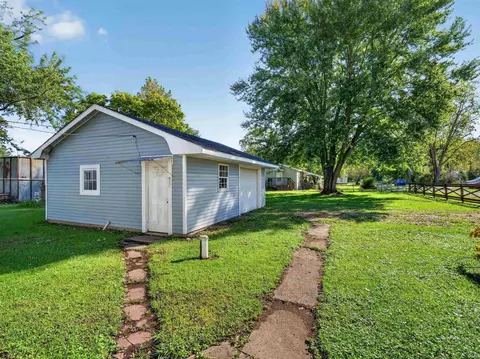 Exterior - 4580 W E Dr, Albion, IN 46701 photo 3 of 5