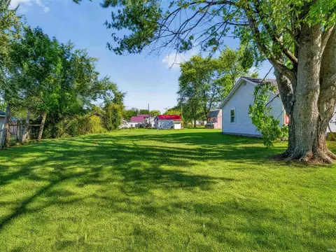 Exterior - 4580 W E Dr, Albion, IN 46701 photo 2 of 5