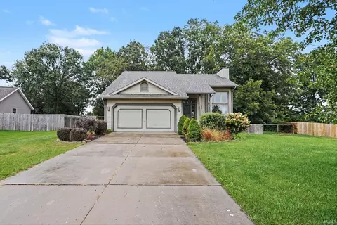 52742 Red Fox Trl, South Bend, IN 46628