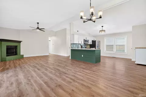 1397 E New Rd, Greenfield, IN 46140
