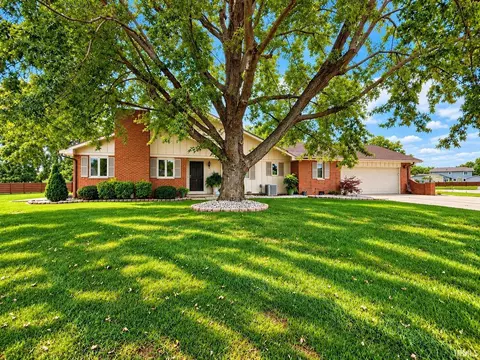2703 Executive Ct, Kokomo, IN 46902