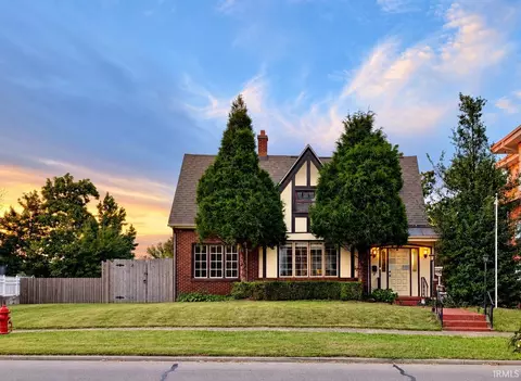315 W Locust St, Boonville, IN 47601