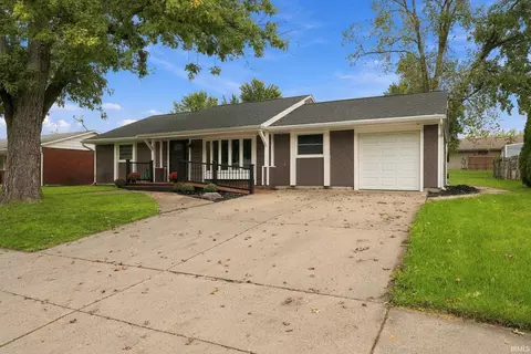 1206 Superior Dr, Auburn, IN 46706