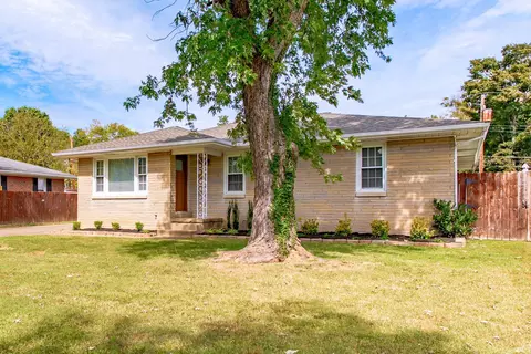 818 Harmon Ct, Evansville, IN 47711