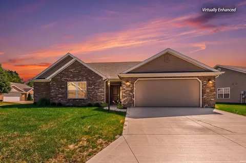 2805 W Preserve Ln, Muncie, IN 47304