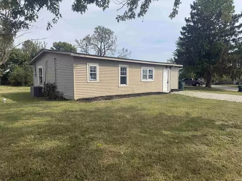 616 E Pine St, Muncie, IN 47303