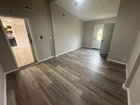 Living - 616 E Pine St, Muncie, IN 47303 photo 3 of 4