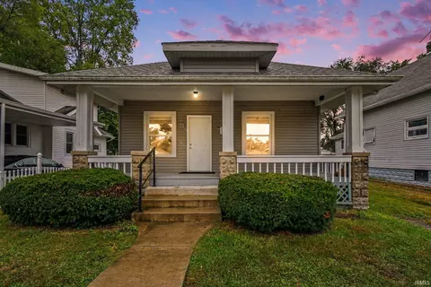 2215 Decamp Ave, Elkhart, IN 46517