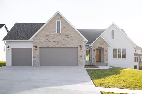 4442 N Seabiscuit Cir, Bloomington, IN 47404