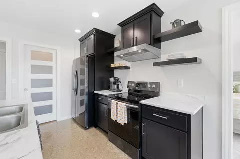 Kitchen - 880 Innkeepers Ct, Waterloo, IN 46793 photo 3 of 4