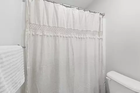 Bath - 880 Innkeepers Ct, Waterloo, IN 46793 photo 6 of 6
