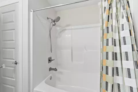 Bath - 880 Innkeepers Ct, Waterloo, IN 46793 photo 3 of 6
