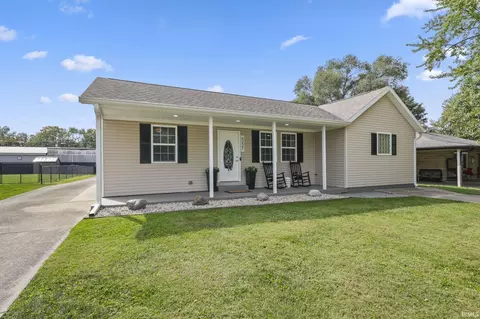 6227 W Taylor Rd, Muncie, IN 47304